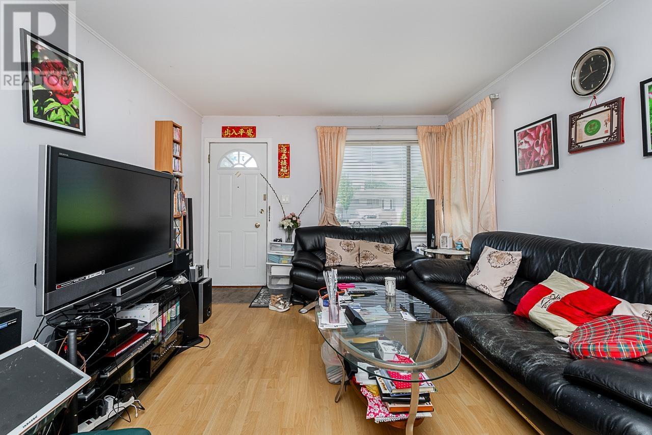 Photo 3 of 942 Nanaimo Street, Vancouver BC