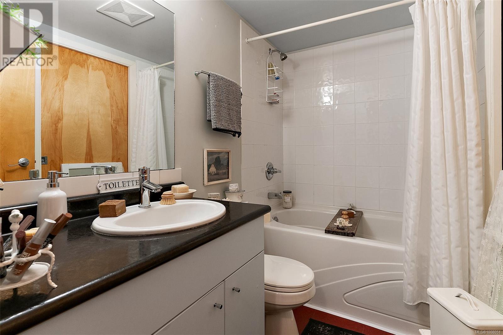 Photo 10 of 306 932 Johnson St, Victoria BC