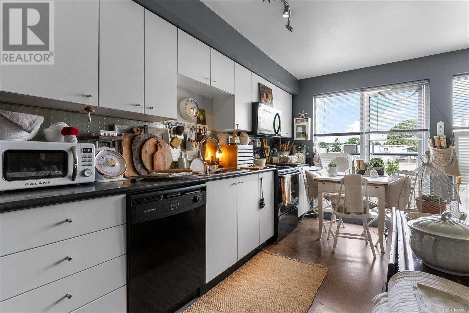 Photo 4 of 306 932 Johnson St, Victoria BC