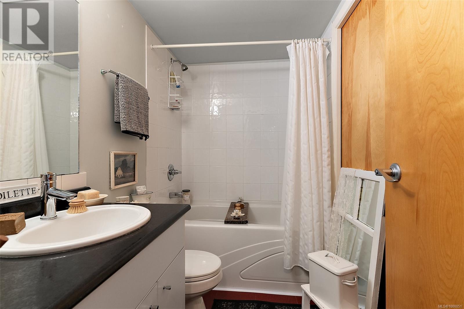 Photo 16 of 306 932 Johnson St, Victoria BC