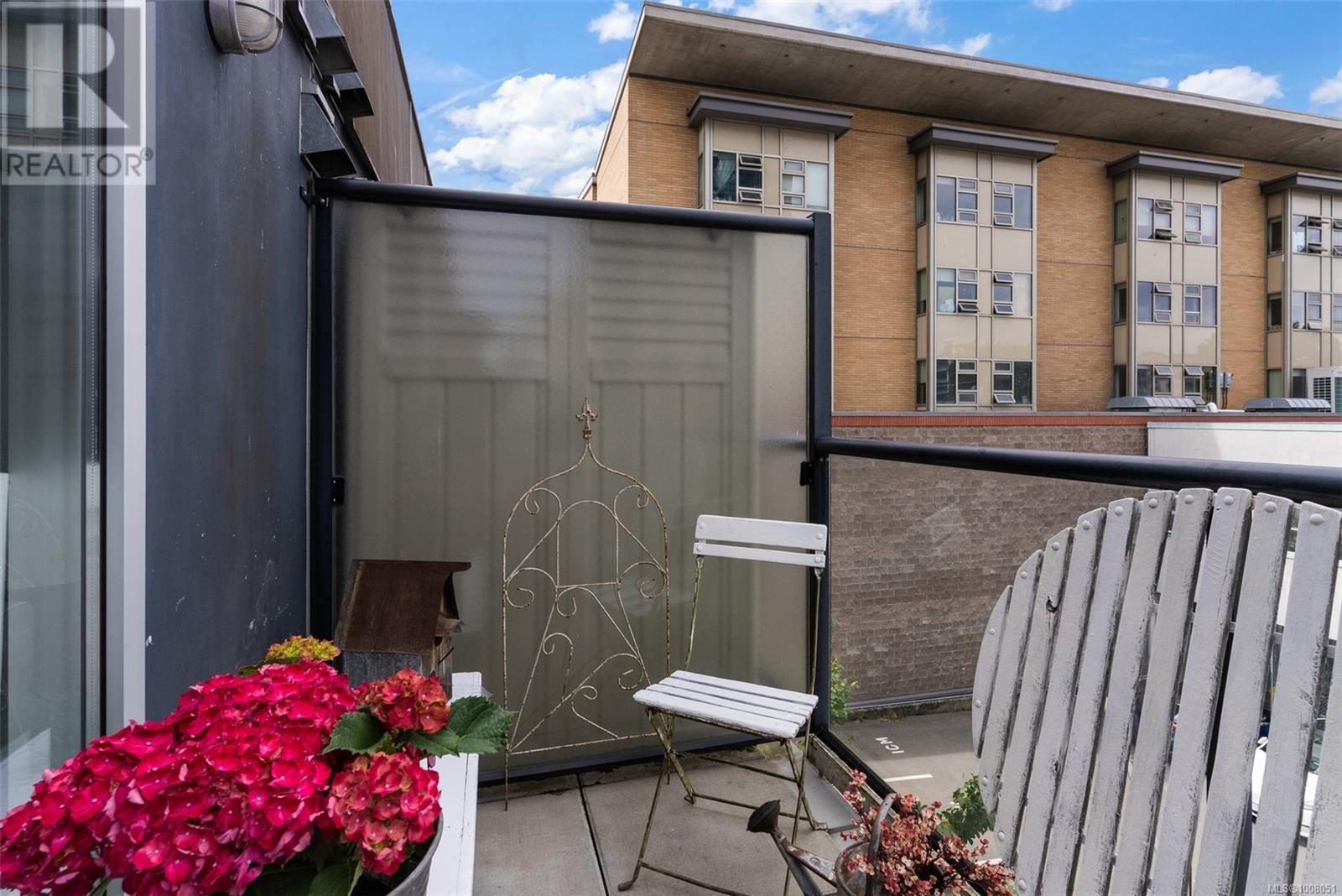 Photo 3 of 306 932 Johnson St, Victoria BC