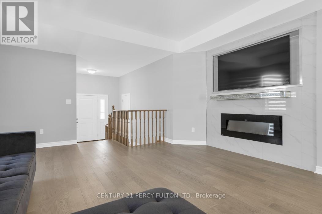 Photo 2 of 8 Braeburn Street, Brighton ON