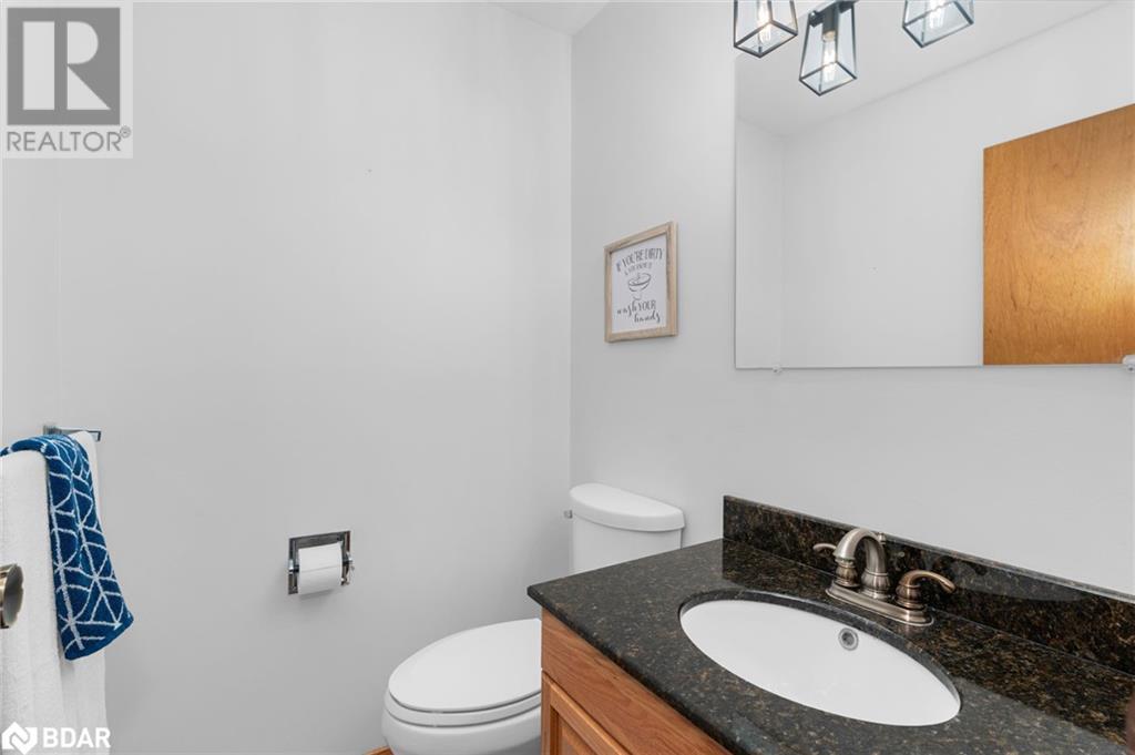 Photo 14 of 70 Lillian Crescent, Barrie ON