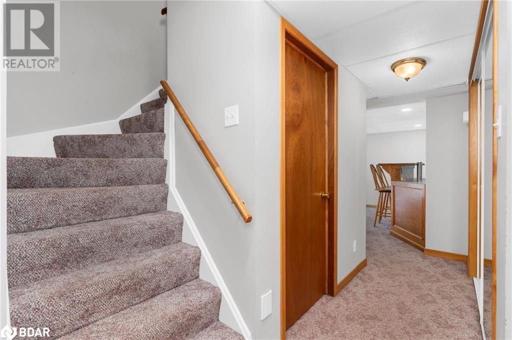 Photo 26 of 70 Lillian Crescent, Barrie ON