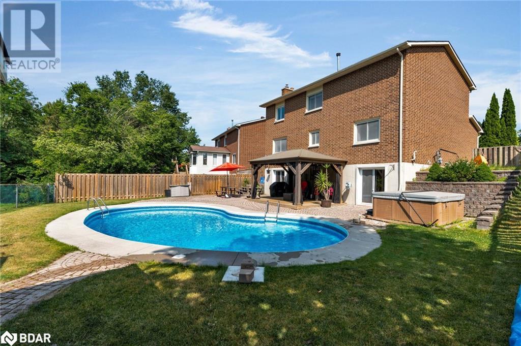 Photo 40 of 70 Lillian Crescent, Barrie ON