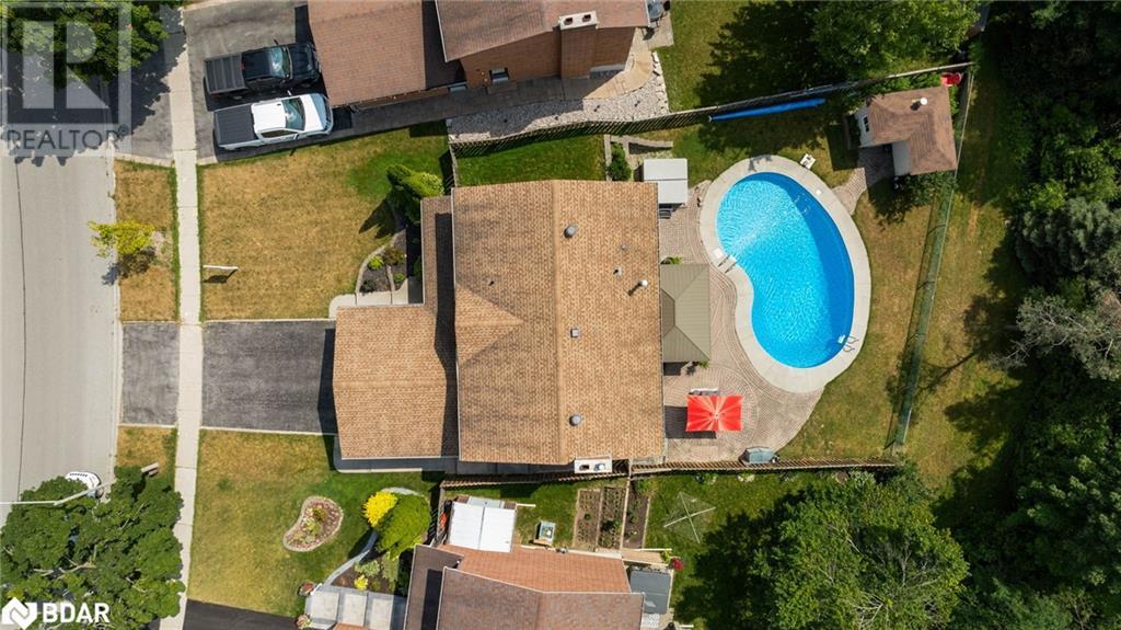 Photo 45 of 70 Lillian Crescent, Barrie ON
