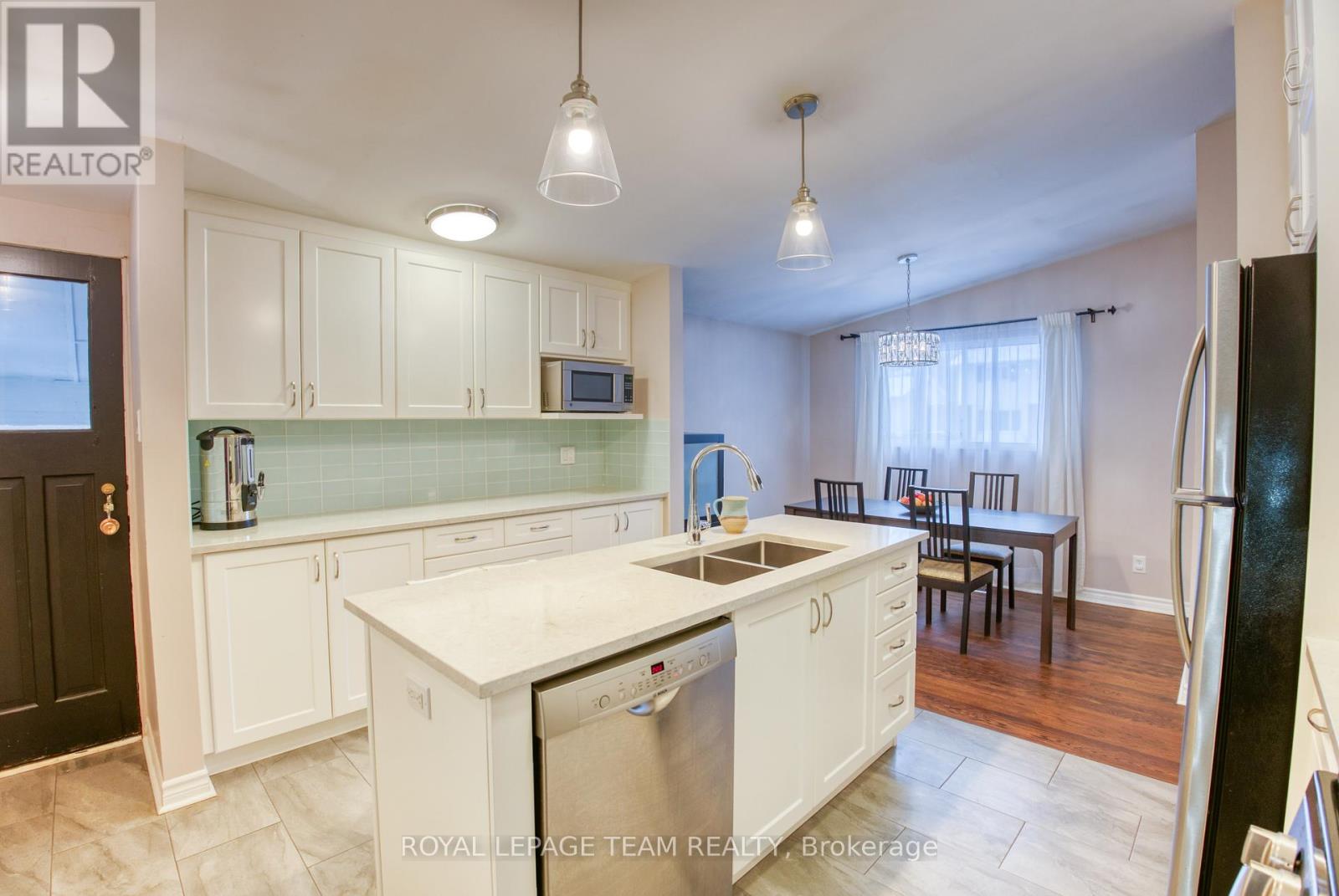 Photo 17 of 2010 Featherston Drive, Ottawa ON