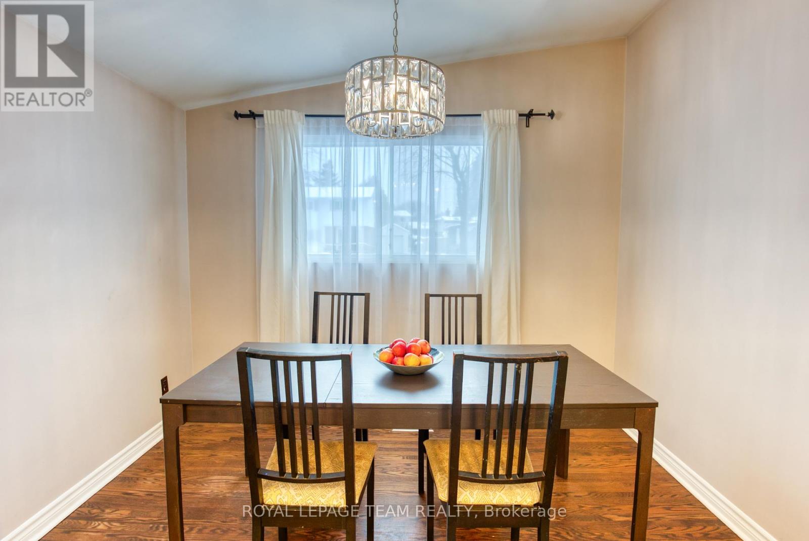 Photo 2 of 2010 Featherston Drive, Ottawa ON