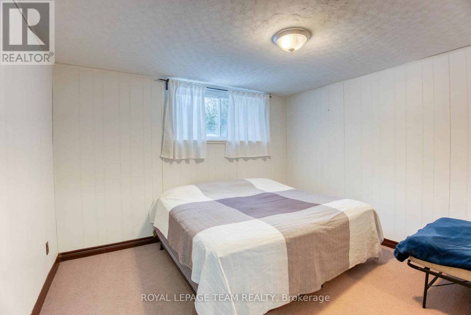 Photo 14 of 2010 Featherston Drive, Ottawa ON