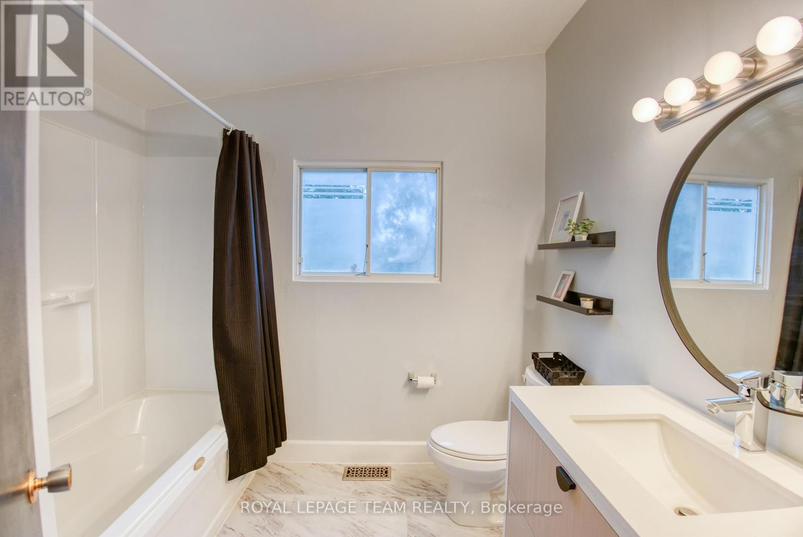 Photo 13 of 2010 Featherston Drive, Ottawa ON