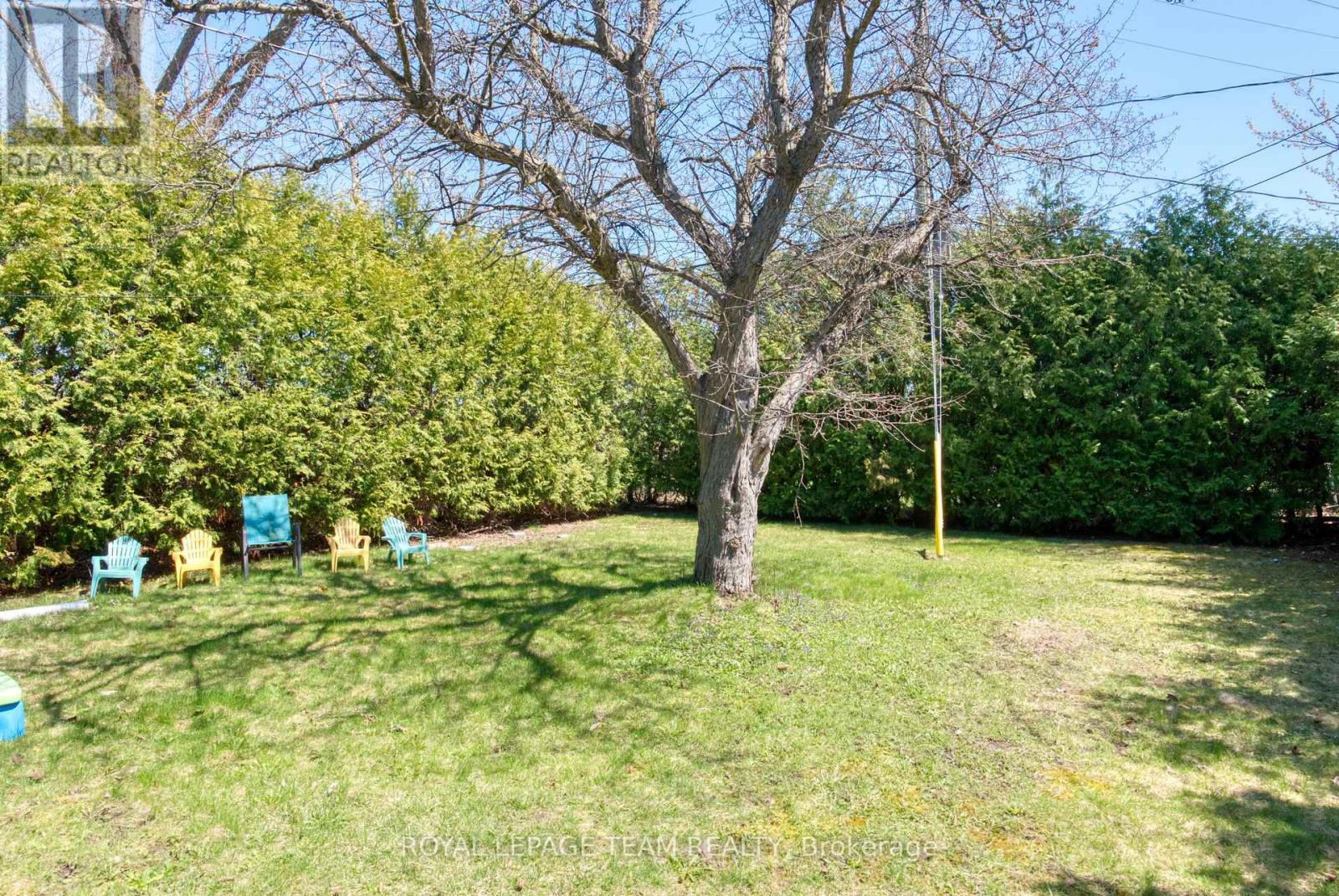 Photo 3 of 2010 Featherston Drive, Ottawa ON