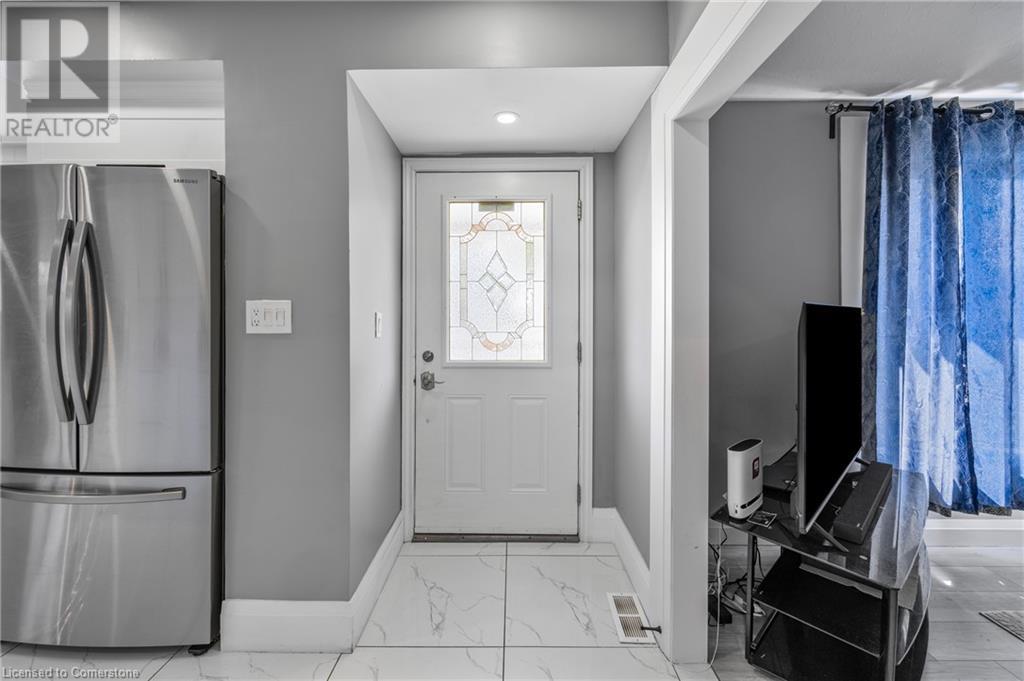 Photo 17 of 55 Allan Avenue, Hamilton ON