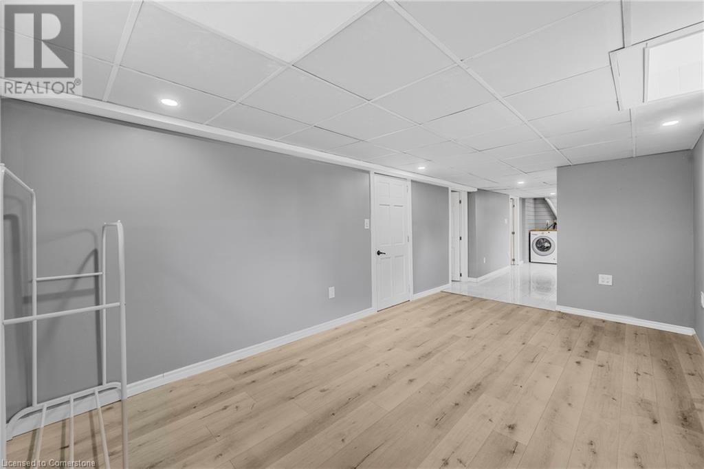 Photo 11 of 55 Allan Avenue, Hamilton ON