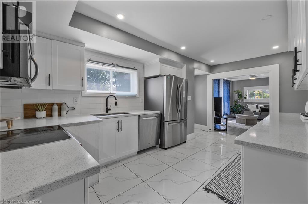 Photo 33 of 55 Allan Avenue, Hamilton ON