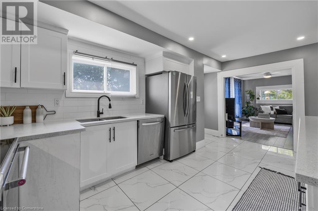Photo 3 of 55 Allan Avenue, Hamilton ON