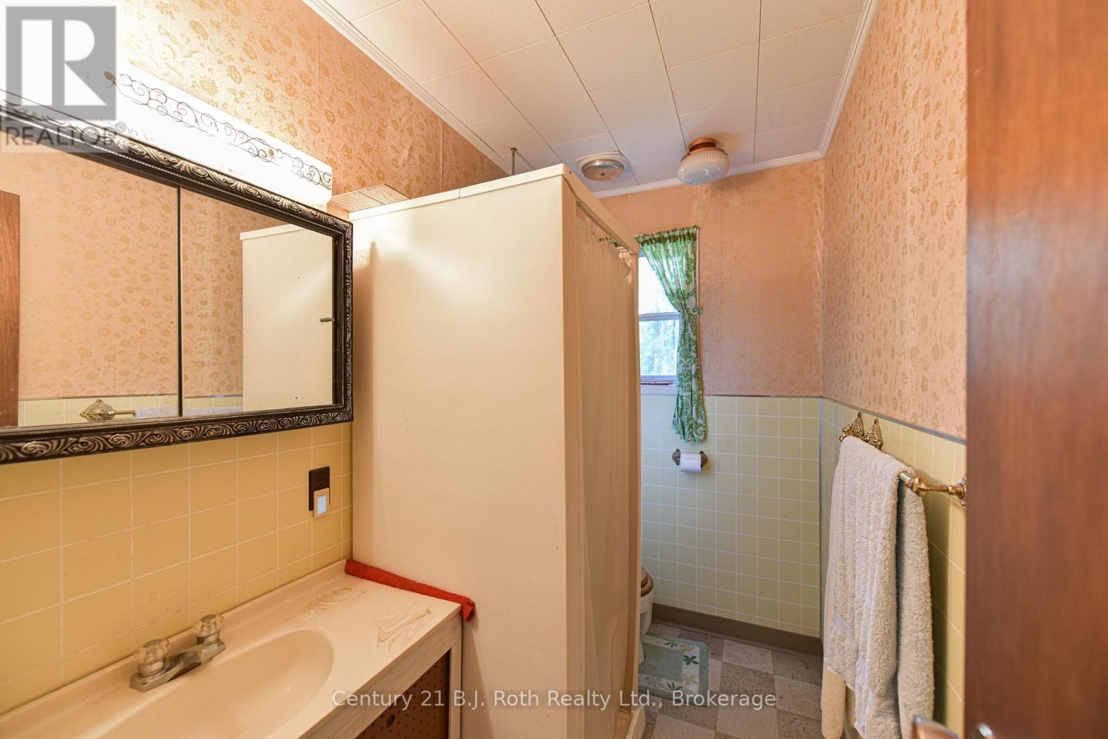 Photo 17 of 6571 Pioneer Village Lane, Ramara ON