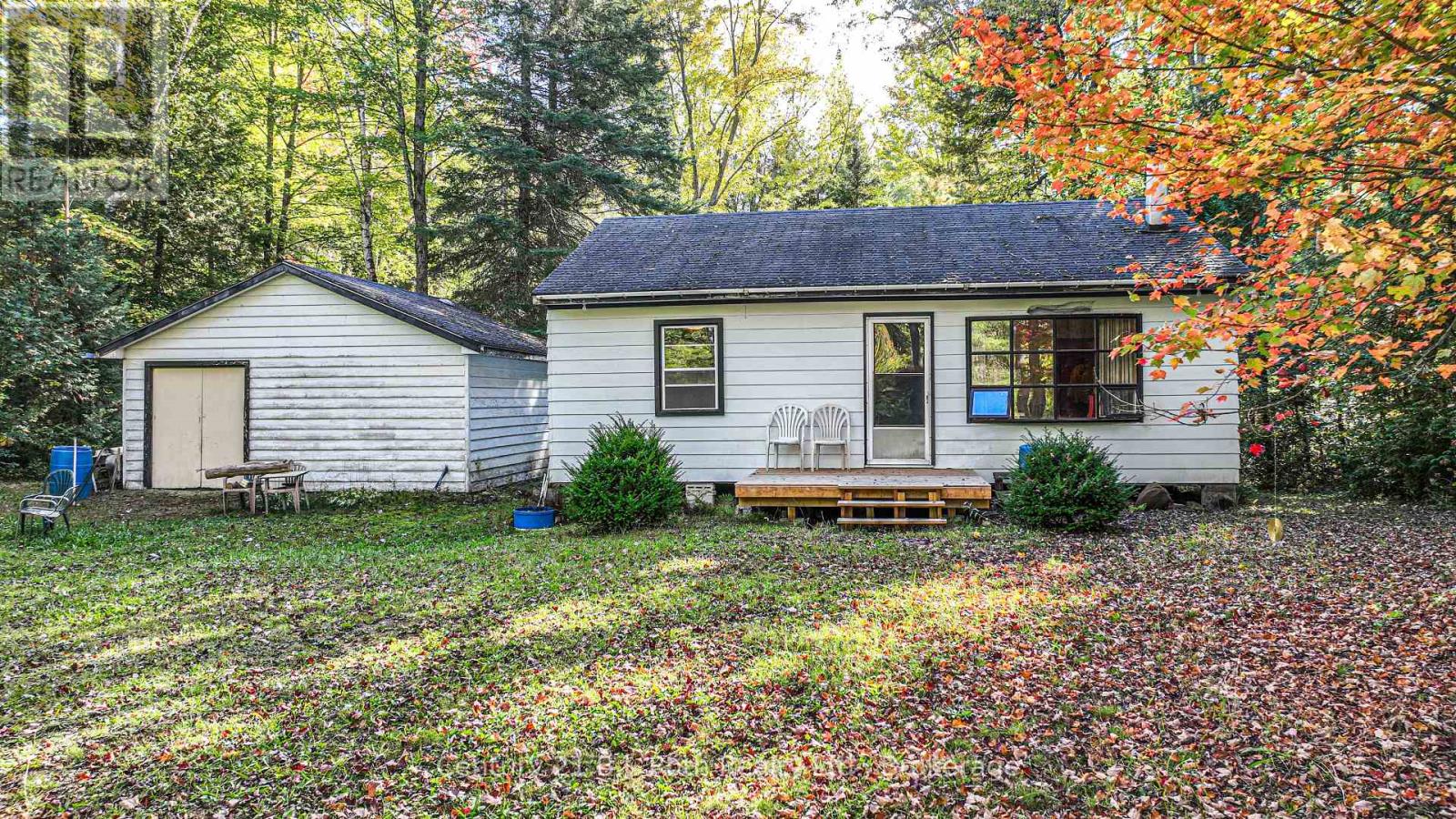 Photo 5 of 6571 Pioneer Village Lane, Ramara ON