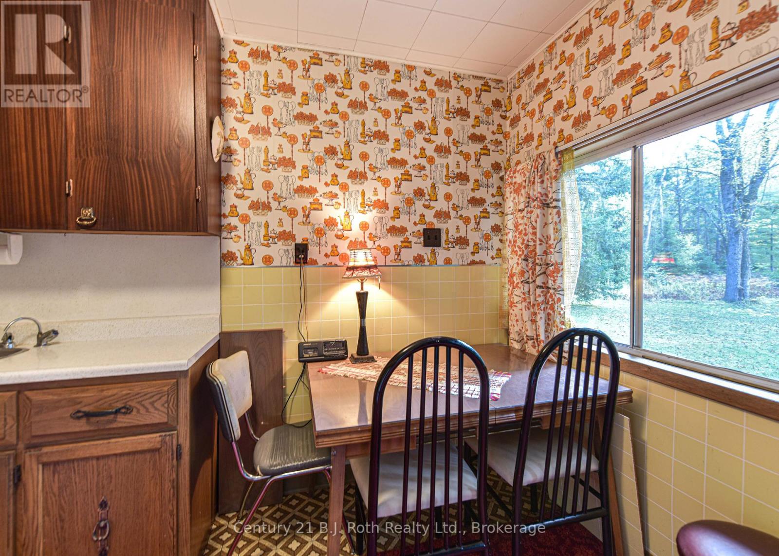 Photo 9 of 6571 Pioneer Village Lane, Ramara ON