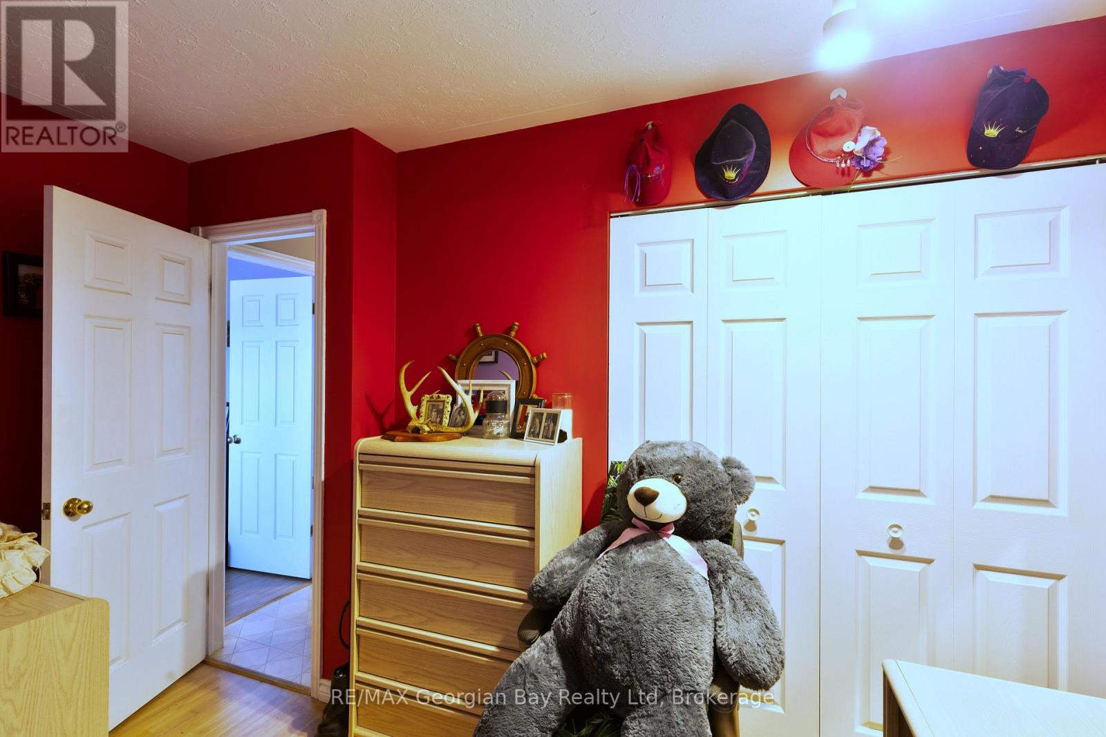 Photo 37 of 33 Anderson Crescent, Tay ON