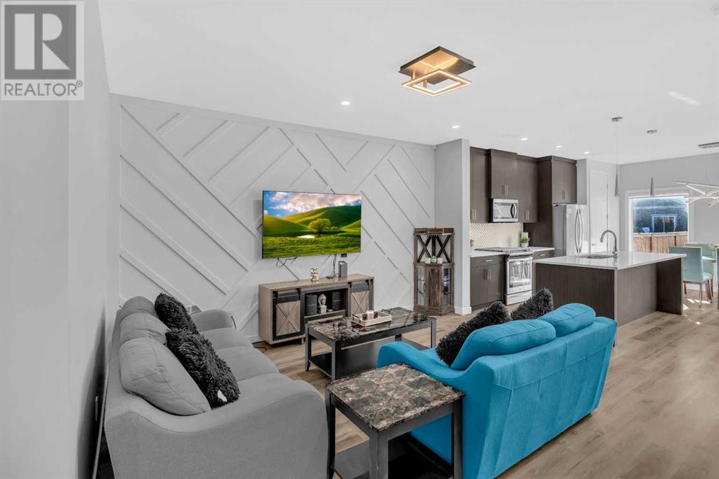 Photo 4 of 16 Midtown Close Sw, Airdrie AB