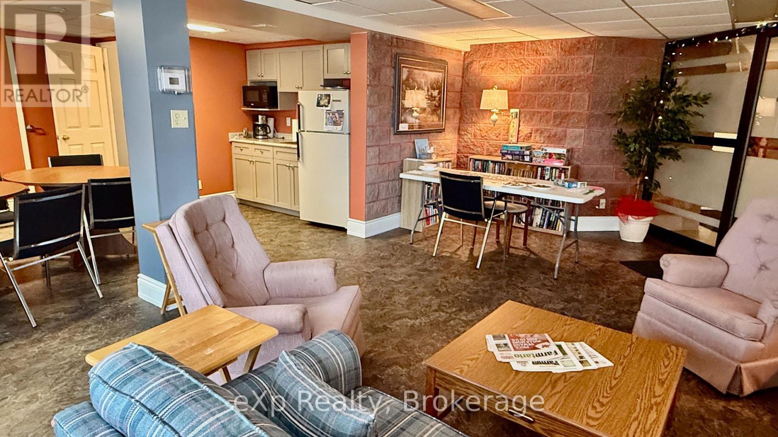 Photo 2 of 105 536 11 Th Avenue E, Hanover ON