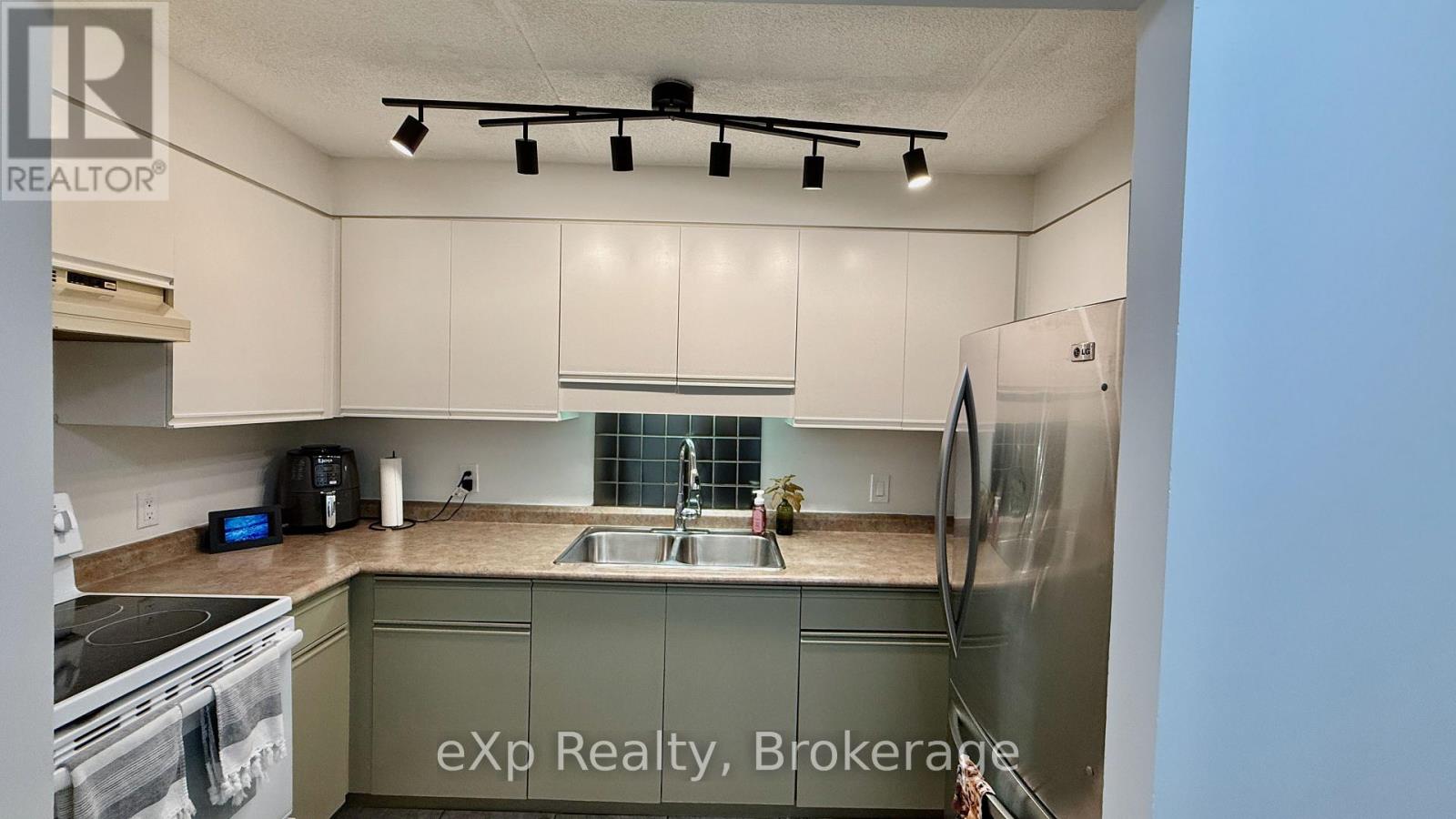 Photo 9 of 105 536 11 Th Avenue E, Hanover ON