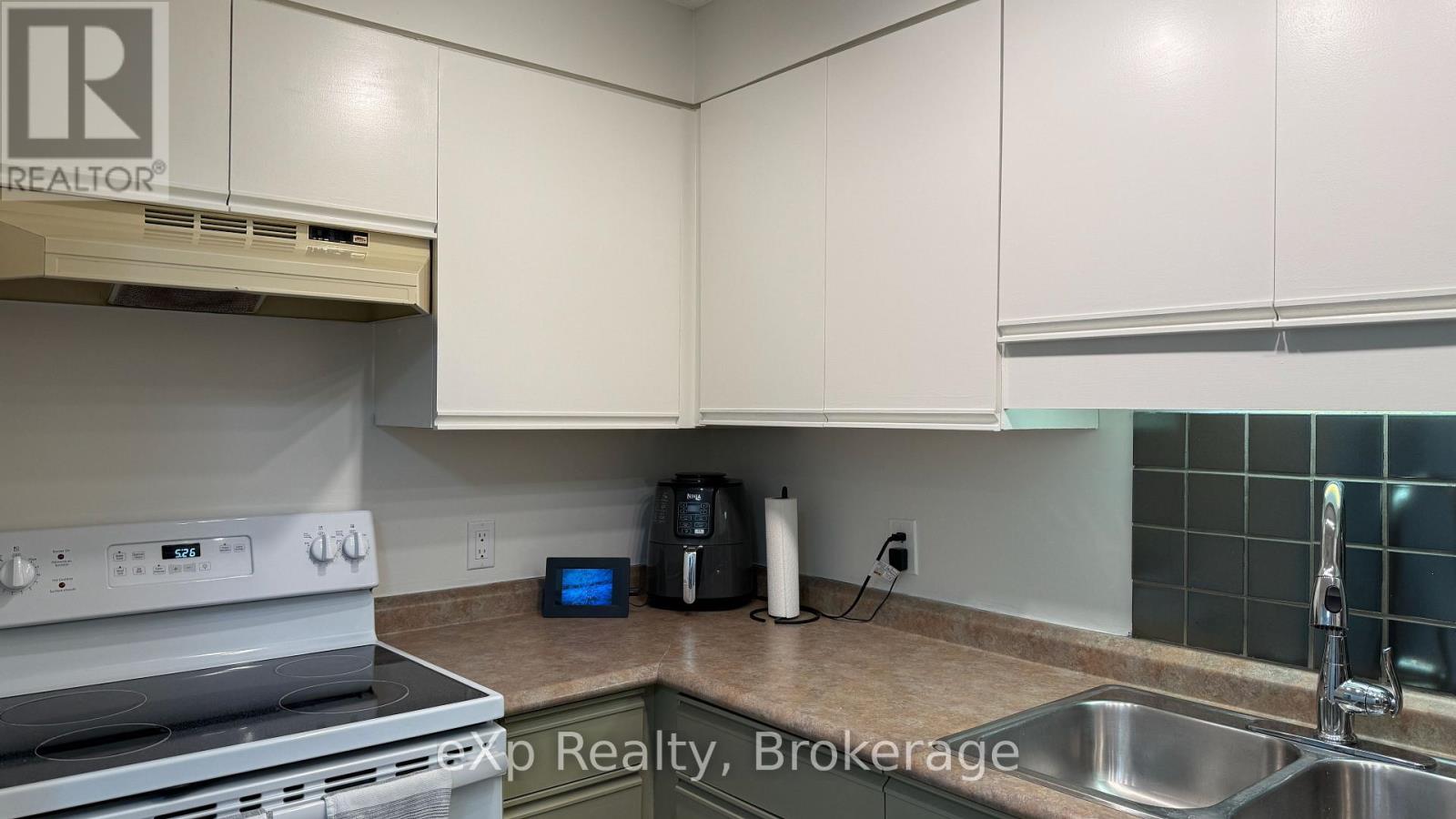 Photo 11 of 105 536 11 Th Avenue E, Hanover ON