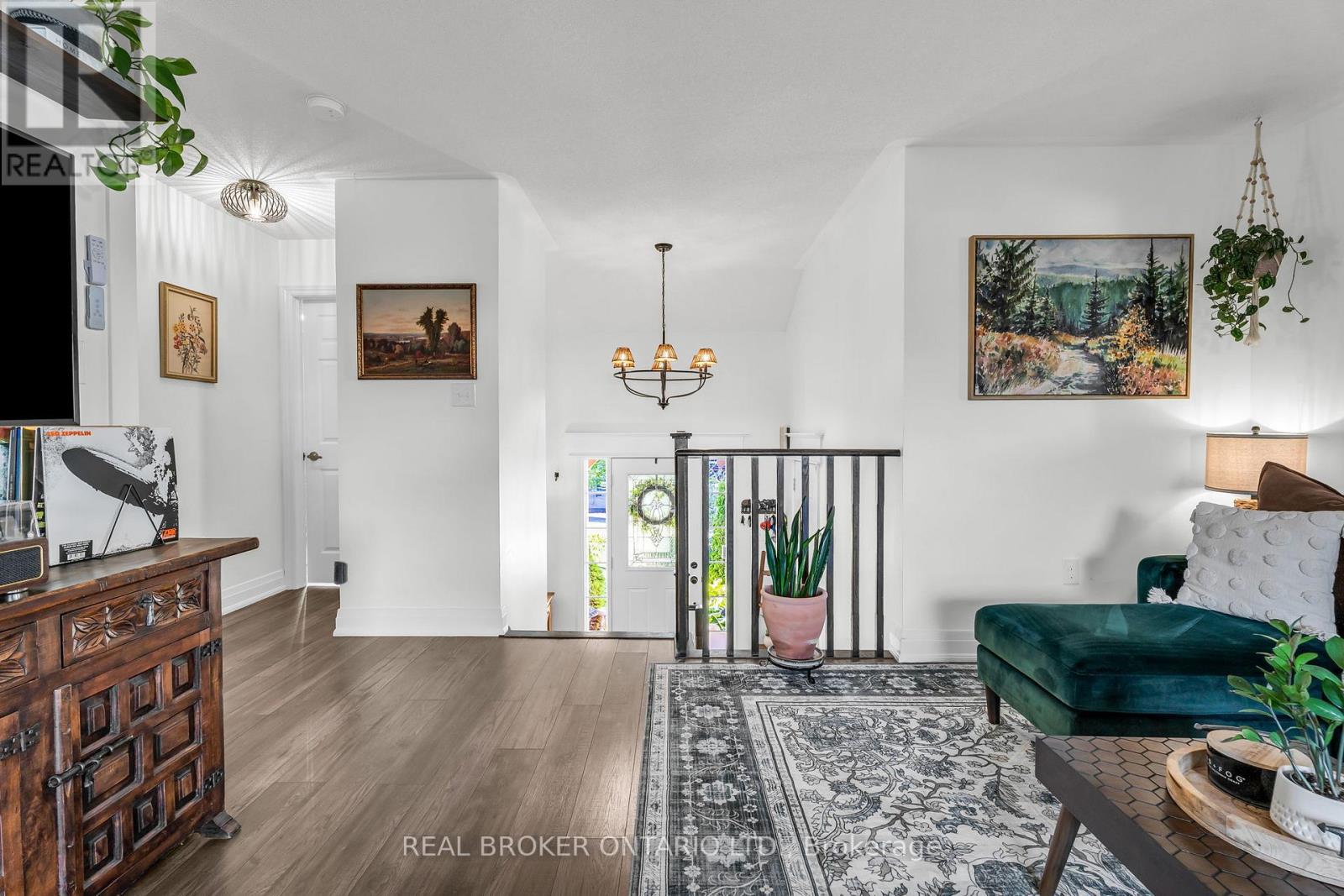 Photo 11 of 292 Regina Street, Clearview ON