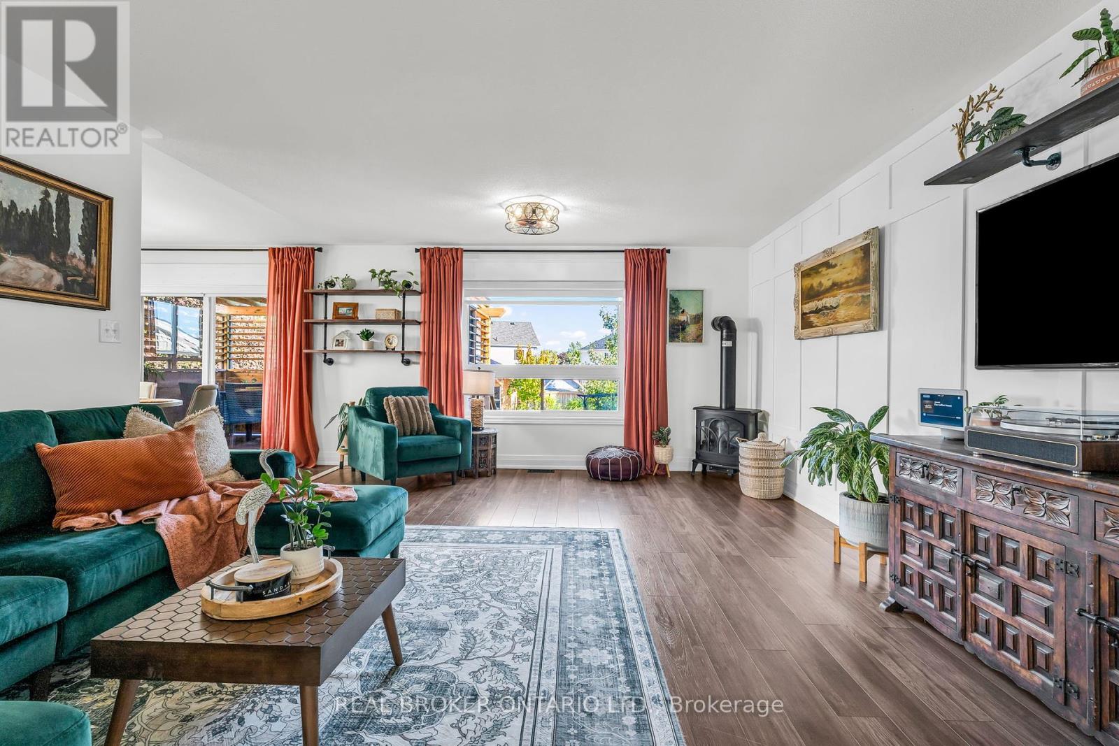 Photo 9 of 292 Regina Street, Clearview ON