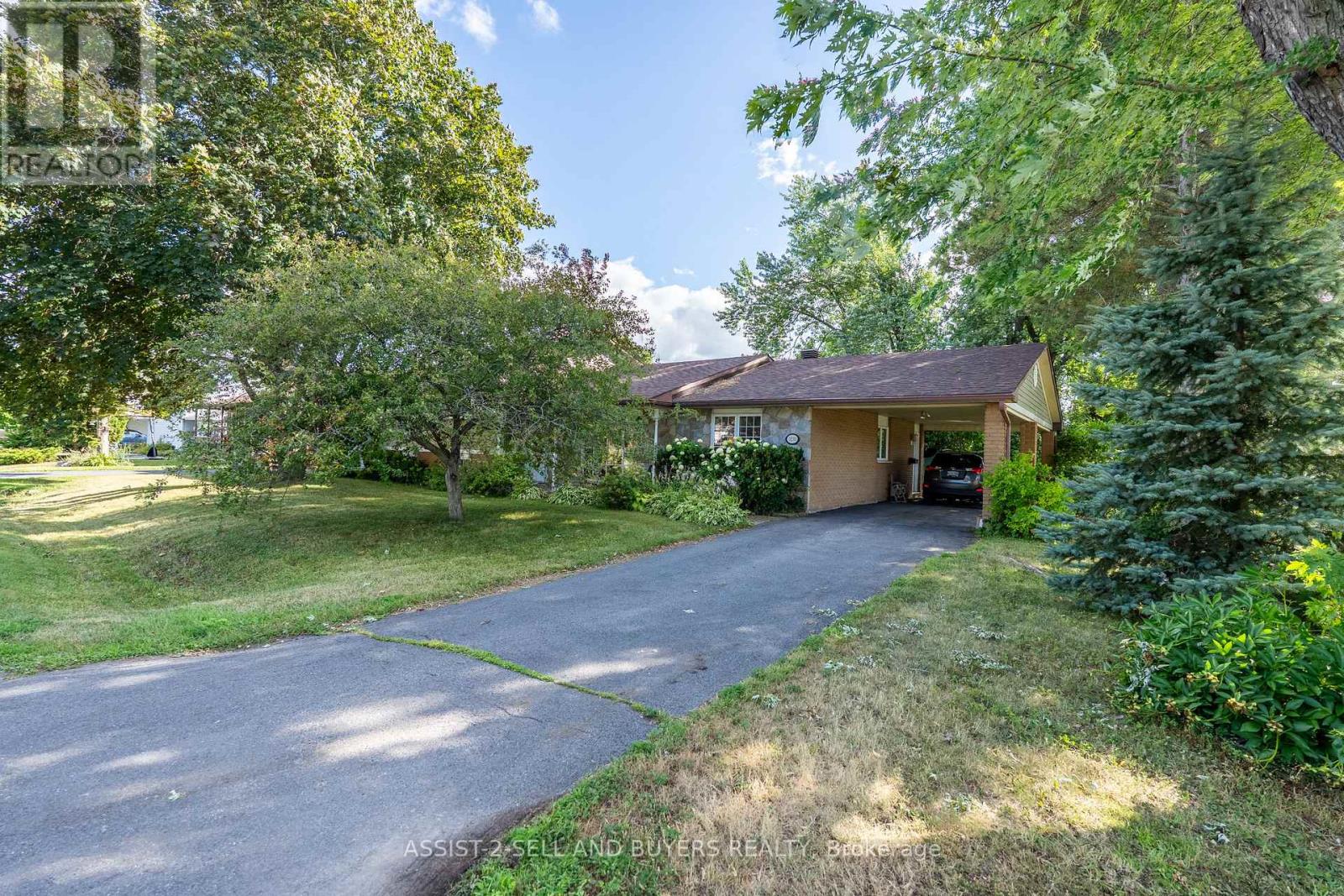 Photo 26 of 3230 Cadeb Avenue, Cornwall ON
