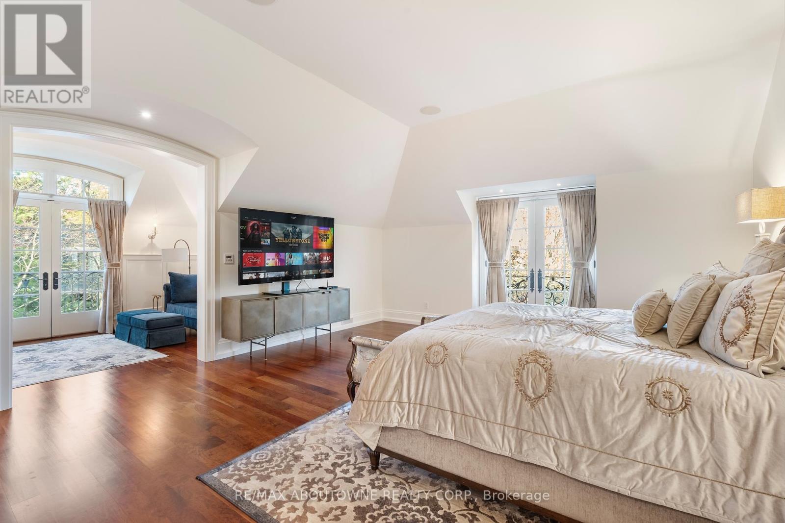 Photo 22 of 1081 Argyle Drive, Oakville ON