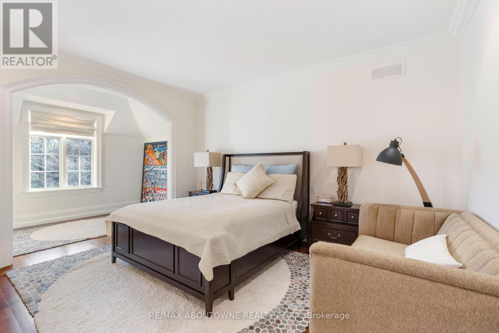 Photo 21 of 1081 Argyle Drive, Oakville ON