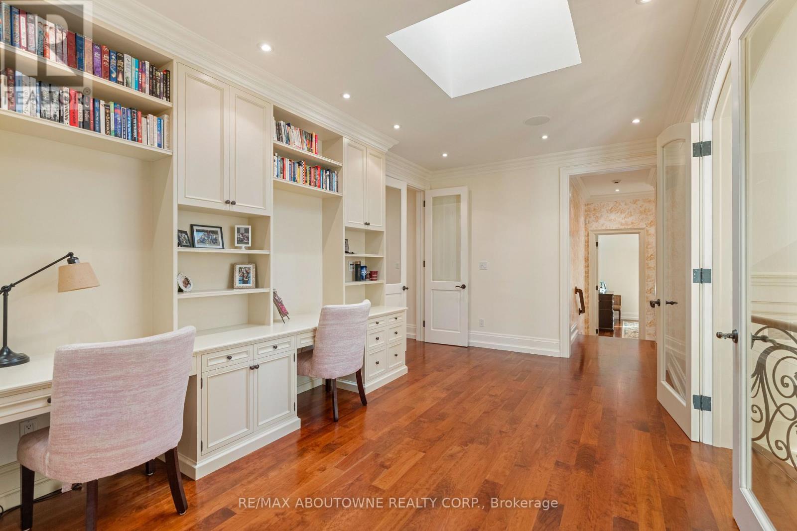 Photo 30 of 1081 Argyle Drive, Oakville ON
