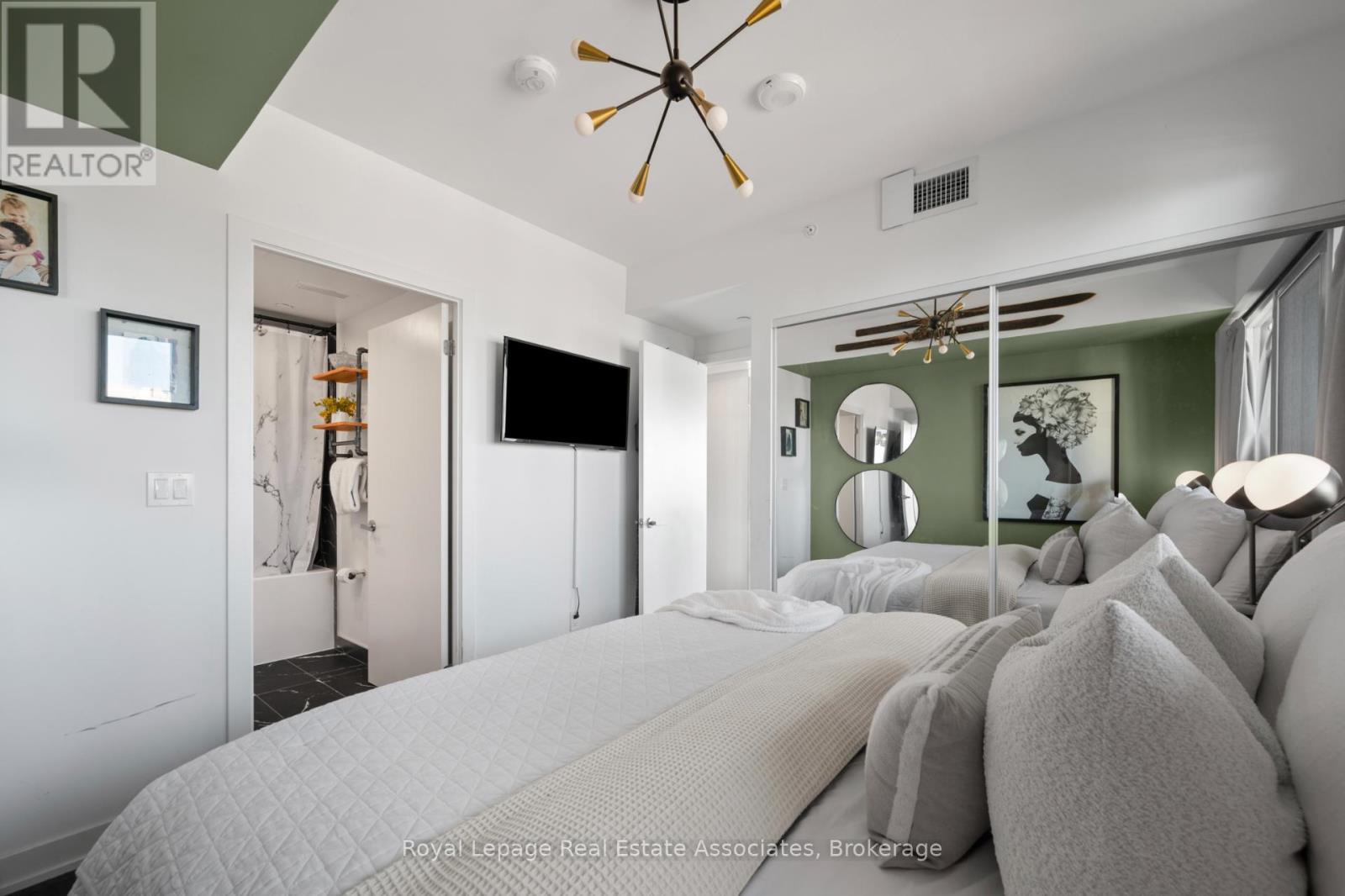Photo 15 of 602 370 Martha Street, Burlington ON
