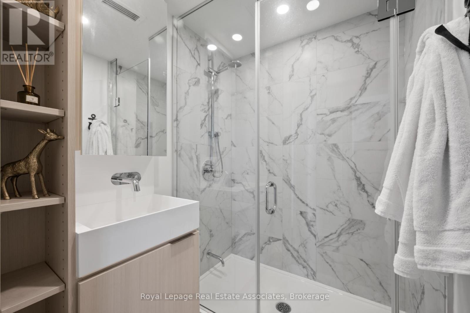 Photo 11 of 602 370 Martha Street, Burlington ON