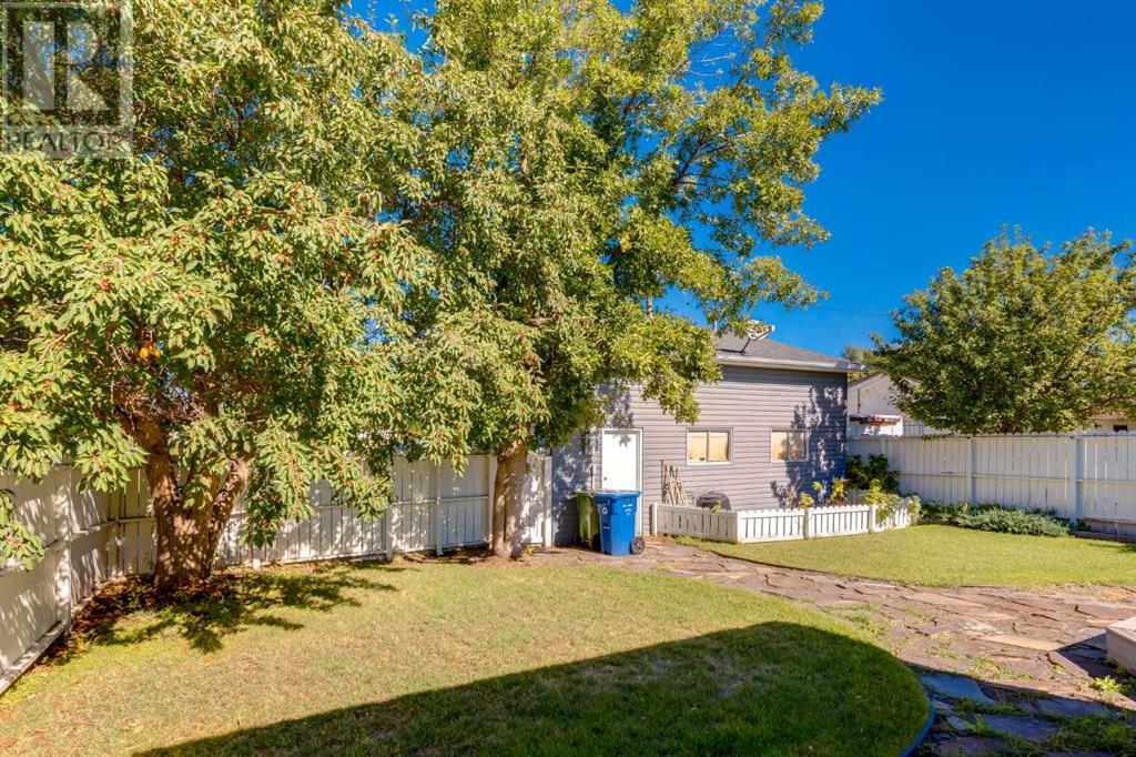 Photo 12 of 202 27 Avenue Ne, Calgary AB
