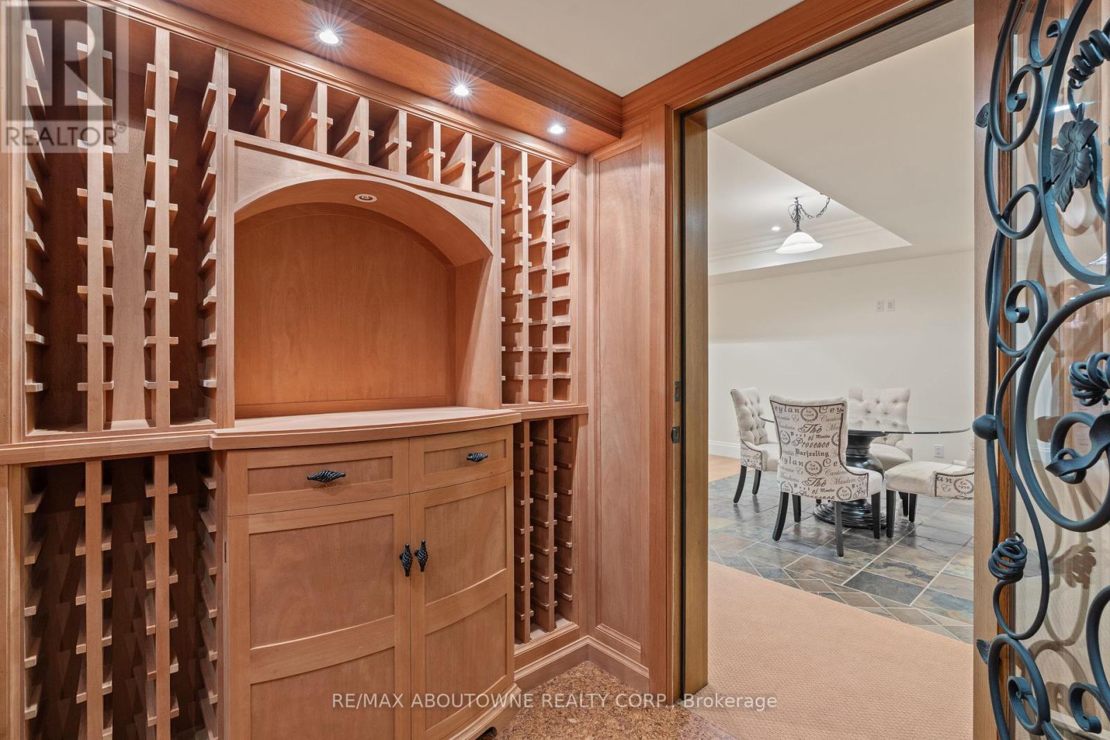 Photo 1 of 1081 Argyle Drive, Oakville ON