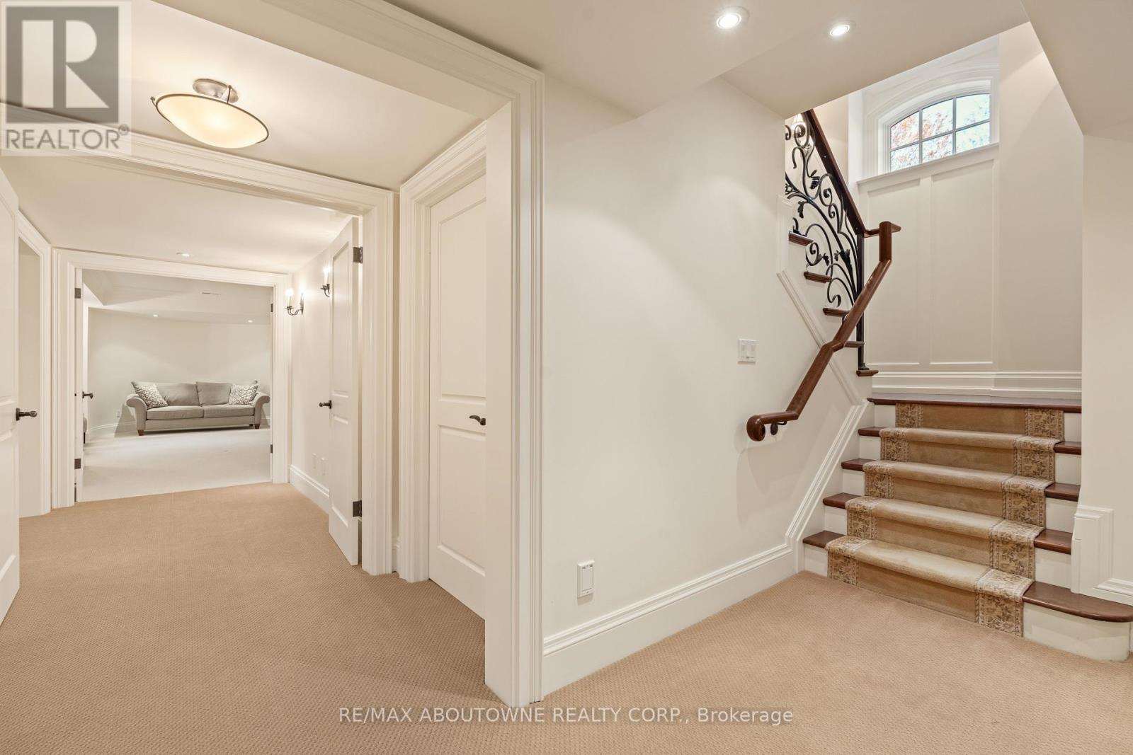 Photo 16 of 1081 Argyle Drive, Oakville ON