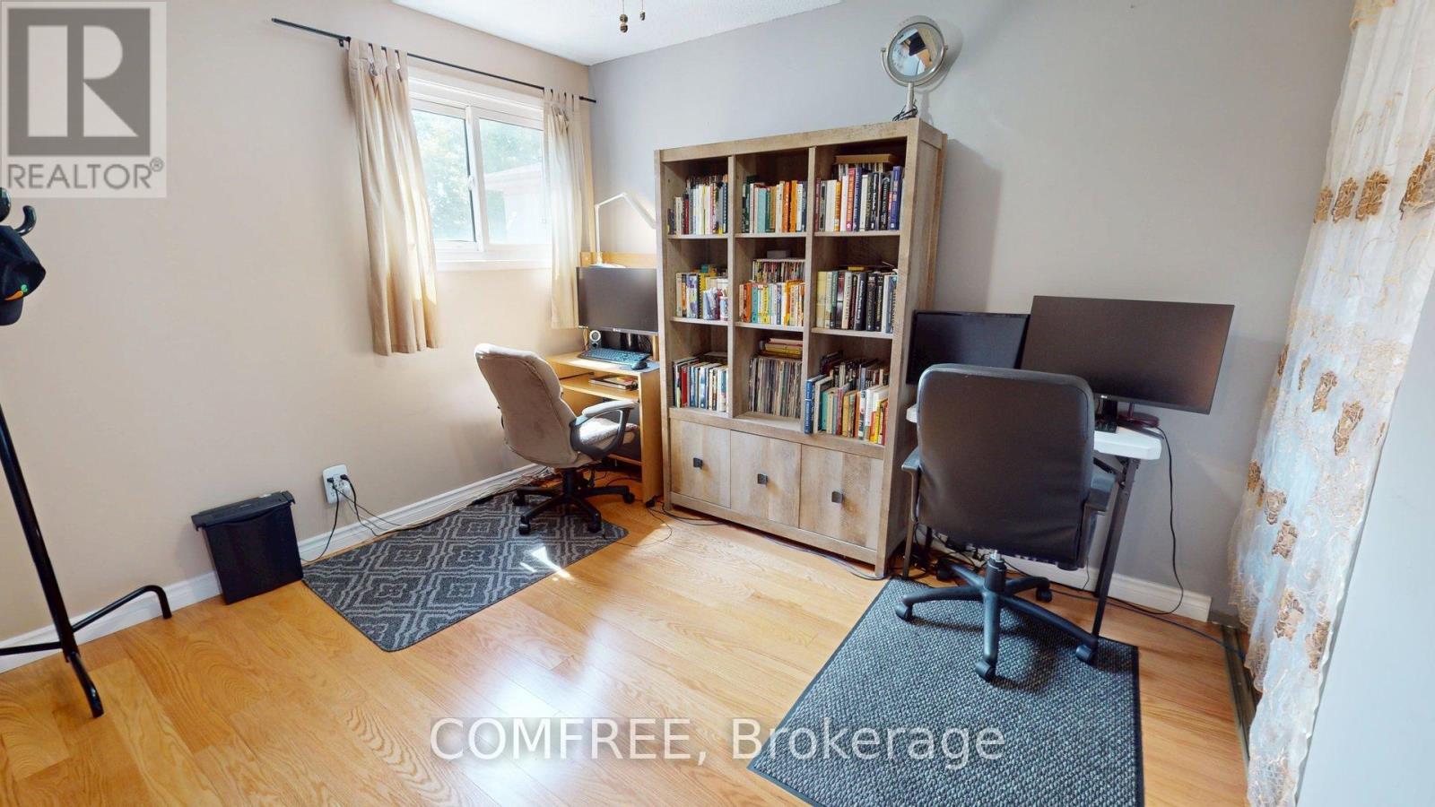 Photo 25 of 17 Ashurst Crescent, Brampton ON