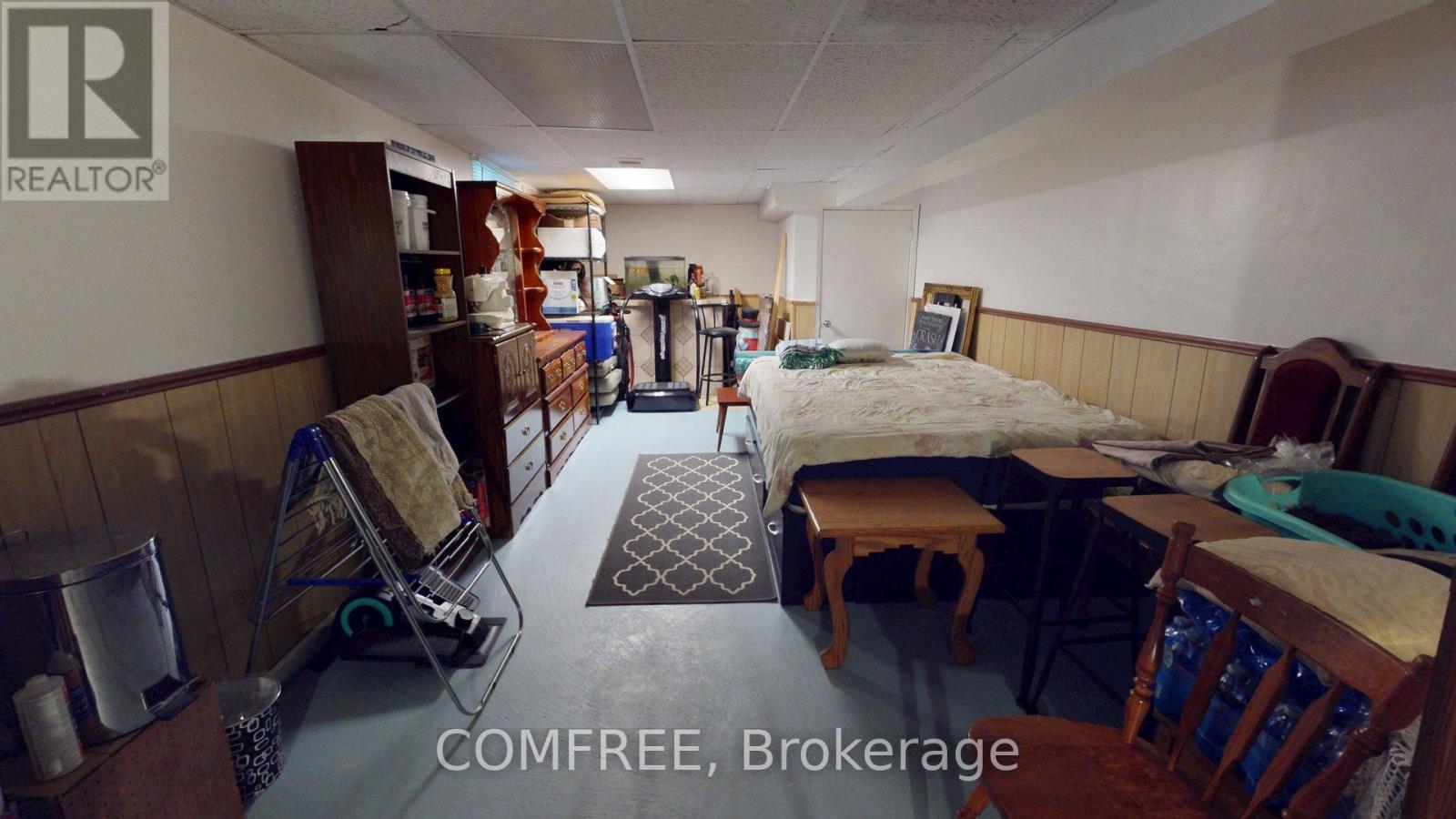 Photo 14 of 17 Ashurst Crescent, Brampton ON