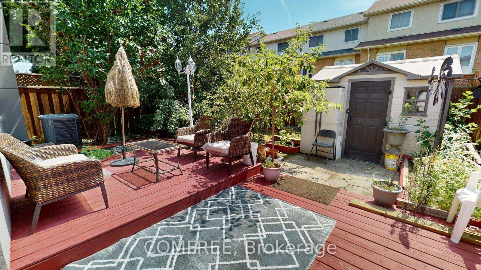 Photo 8 of 17 Ashurst Crescent, Brampton ON