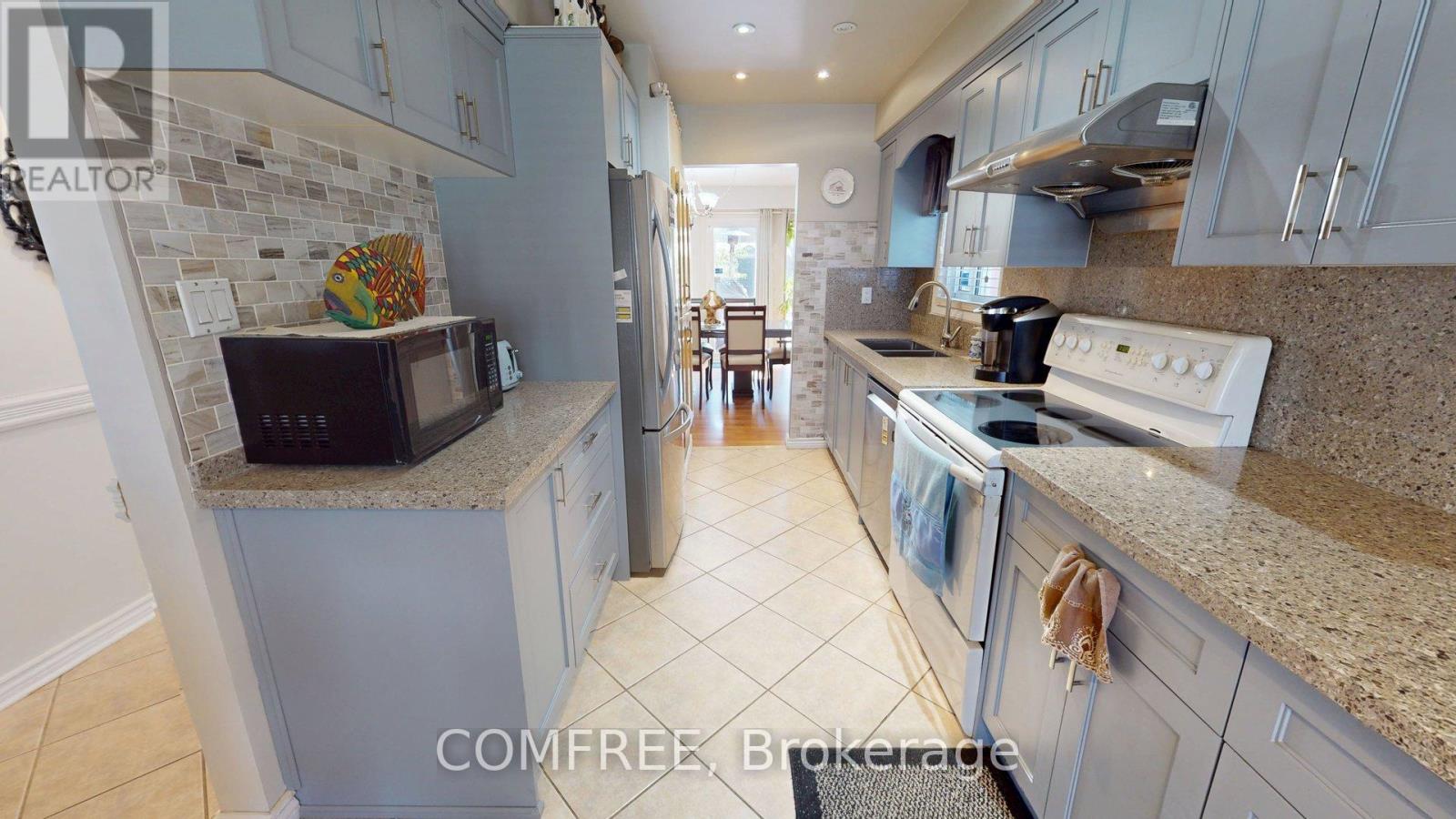 Photo 27 of 17 Ashurst Crescent, Brampton ON