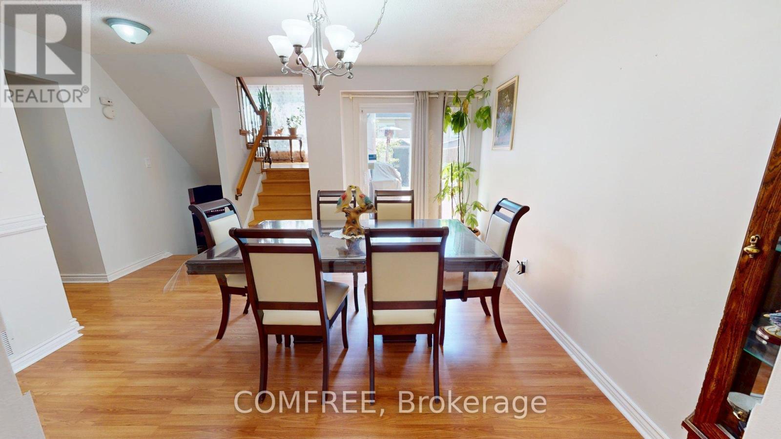 Photo 16 of 17 Ashurst Crescent, Brampton ON