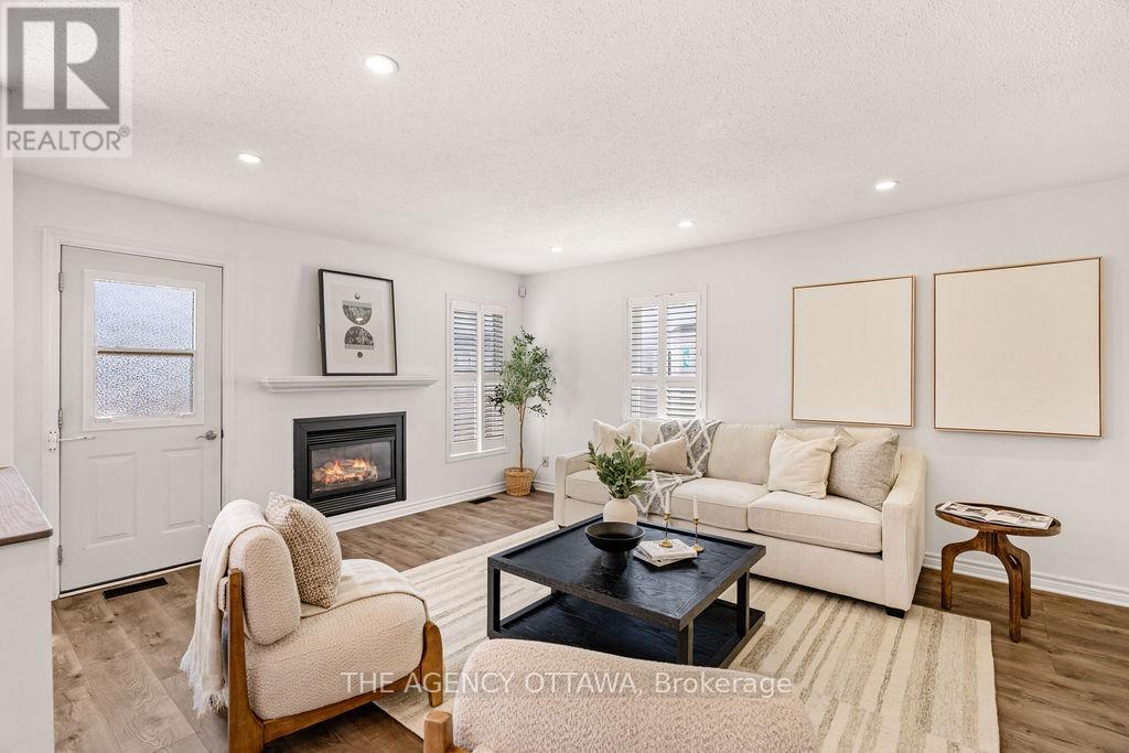 Photo 18 of 70 Appledale Drive, Ottawa ON