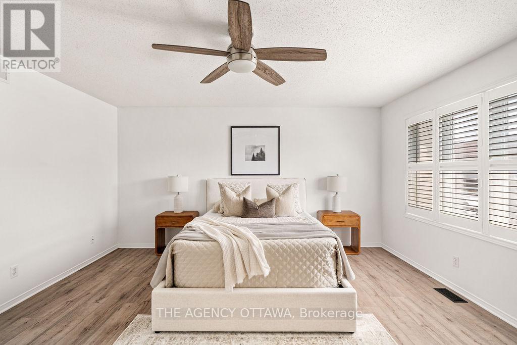 Photo 15 of 70 Appledale Drive, Ottawa ON