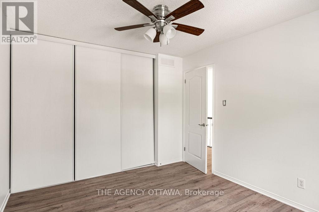 Photo 22 of 70 Appledale Drive, Ottawa ON