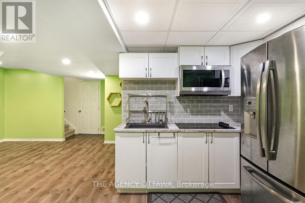 Photo 39 of 70 Appledale Drive, Ottawa ON