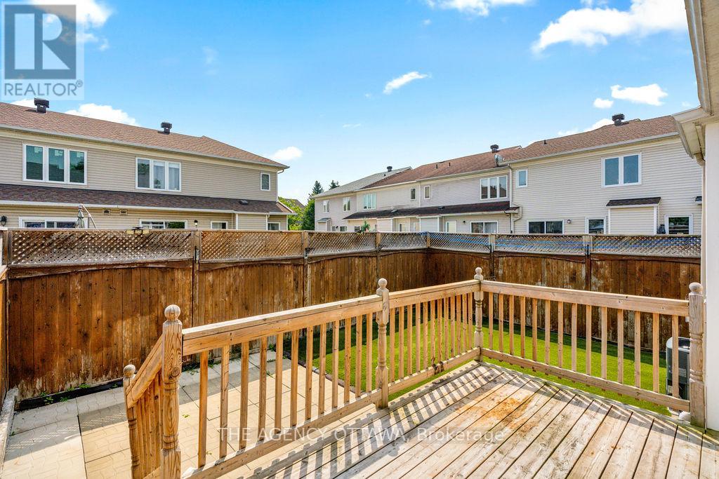 Photo 9 of 70 Appledale Drive, Ottawa ON