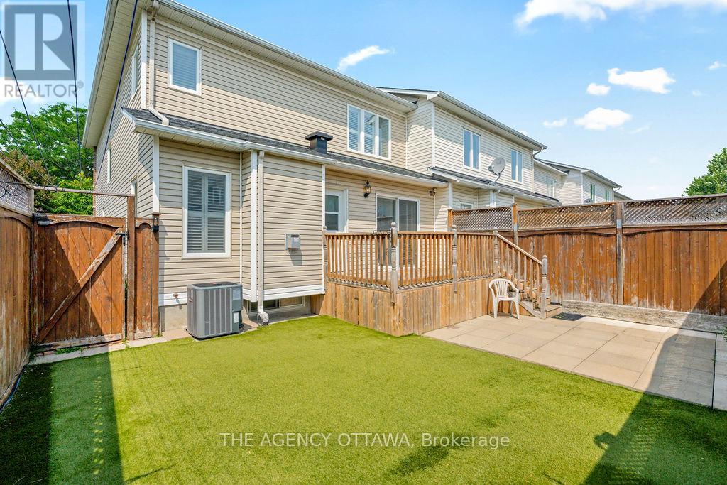 Photo 42 of 70 Appledale Drive, Ottawa ON