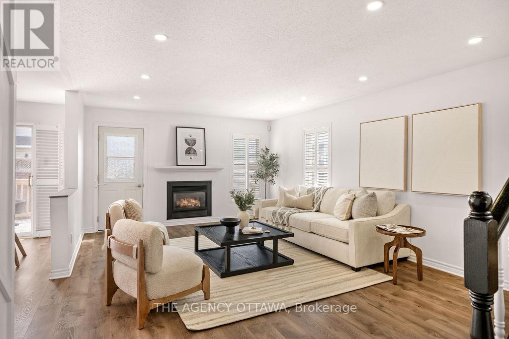 Photo 3 of 70 Appledale Drive, Ottawa ON